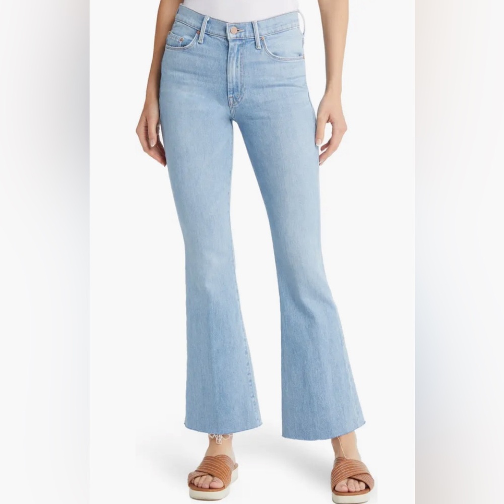 MOTHER The Weekender Flared Ankle Fray Jeans
